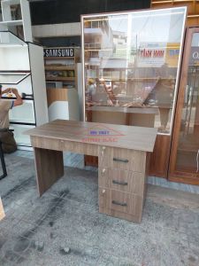 Bàn 4 hộc kéo