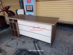 Bàn giám đốc L