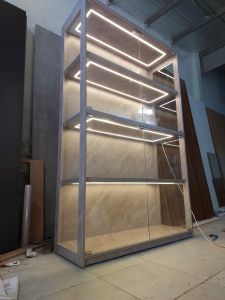Tủ trưng bày ốp kính