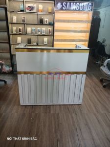 Quầy lễ tân trắng phối đen